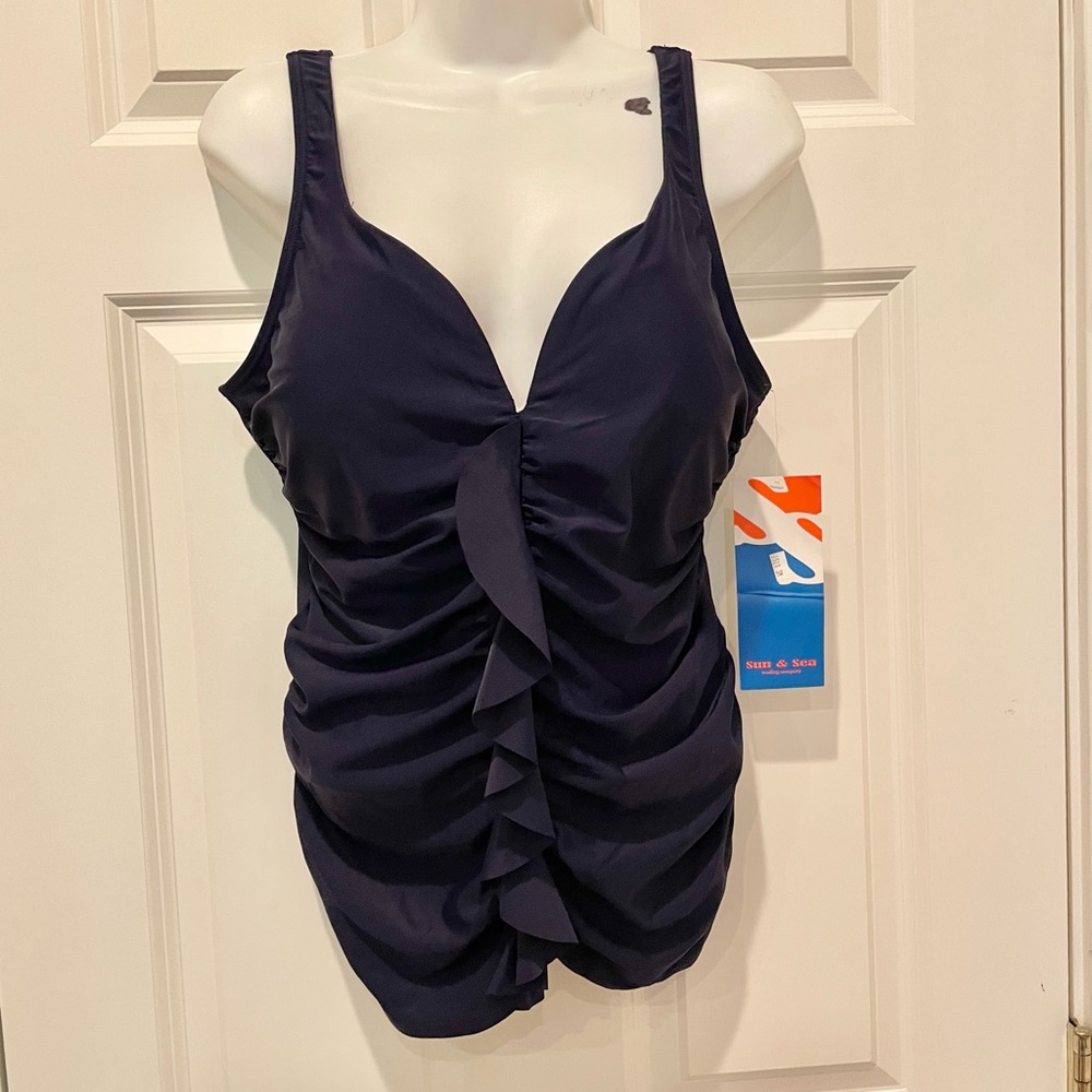 Sun & SeaNavy blue swimsuit top